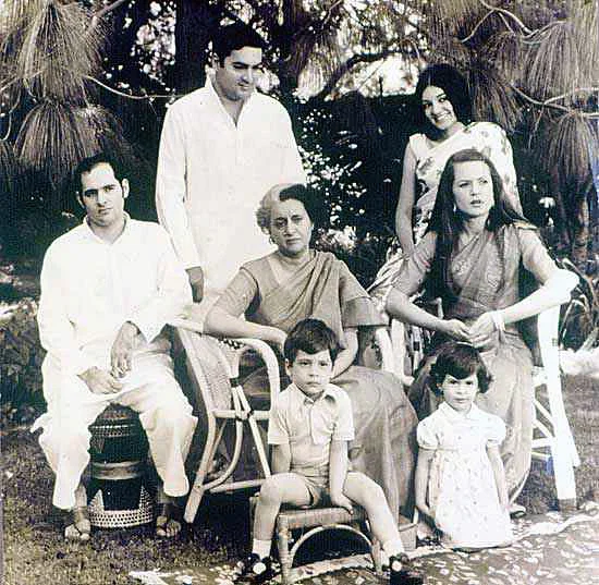 Rajiv Gandhi Family photo